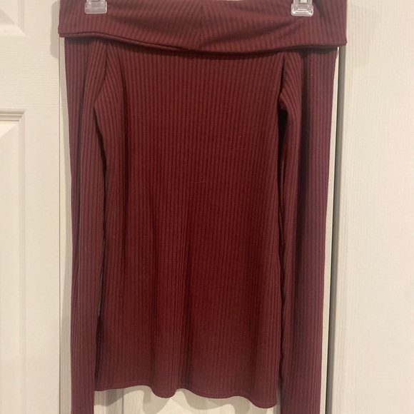 Off the shoulders long sleeve shirt - Picture 2 of 3